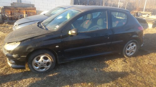 Dezmembrez peugeot 206 anul 2001 motor 1100 c