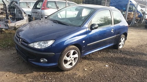 Dezmembrez peugeot 206 coupe 2.0 hdi an 2003