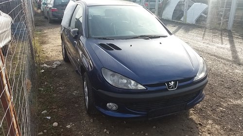 Dezmembrez peugeot 206 coupe 2.0 hdi an 2003