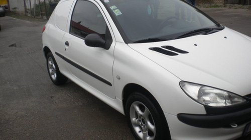 Dezmembrez Peugeot 206 Coupe Autoutilitara 1 