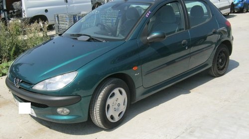Dezmembrez Peugeot 206 din 1998, 1.4b,