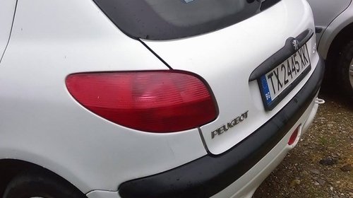 Dezmembrez Peugeot 206 din 2000 1.3benzina