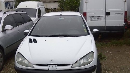 Dezmembrez Peugeot 206 din 2000 1.3benzina