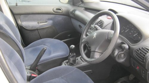 Dezmembrez Peugeot 206 din 2001, 1.6b