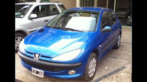 Dezmembrez Peugeot 206 din 2002