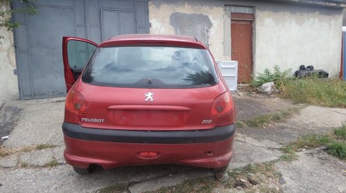 Dezmembrez Peugeot 206 din 2003