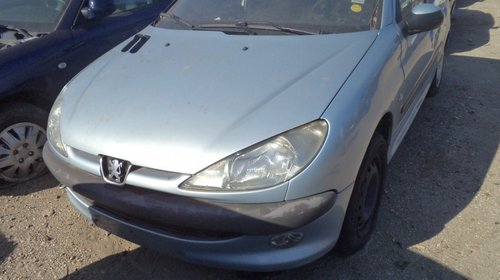 Dezmembrez Peugeot 206 fabricatie 2003, motor 1360 cc, benzina