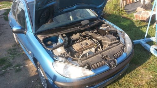 Dezmembrez Peugeot 206 motor 1.4 benzina ieft