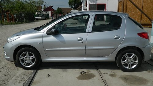 Dezmembrez Peugeot 206 Plus