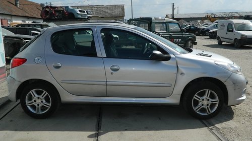 Dezmembrez Peugeot 206 Plus