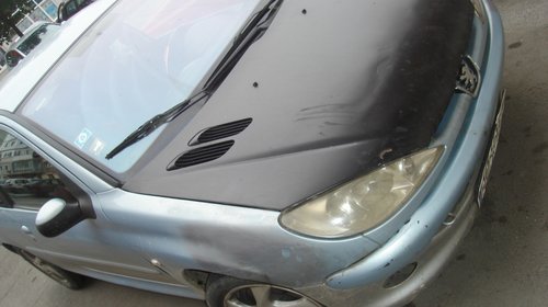 Dezmembrez Peugeot 206