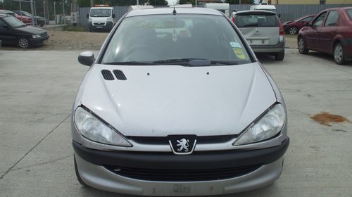 Dezmembrez peugeot 206