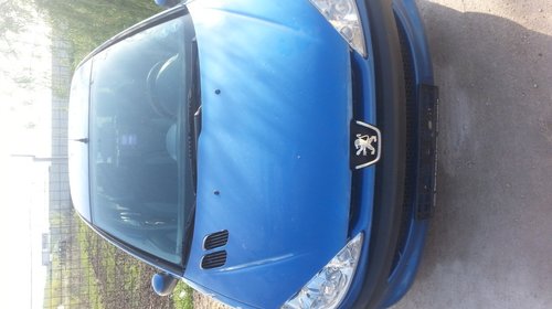 Dezmembrez Peugeot 206