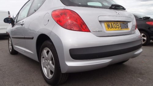 Dezmembrez Peugeot 207 1.4hdi 8hz an 2009