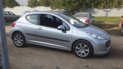 Dezmembrez Peugeot 207 1.6 16v  an 2007