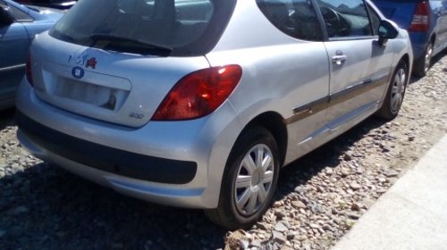 Dezmembrez Peugeot 207 ,an 2006