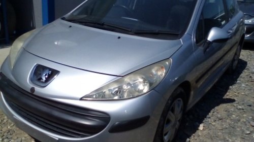 Dezmembrez Peugeot 207 ,an 2006