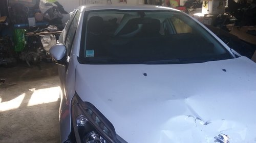 Dezmembrez peugeot 208