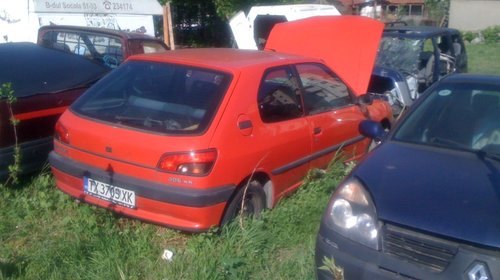 Dezmembrez peugeot 306 1995