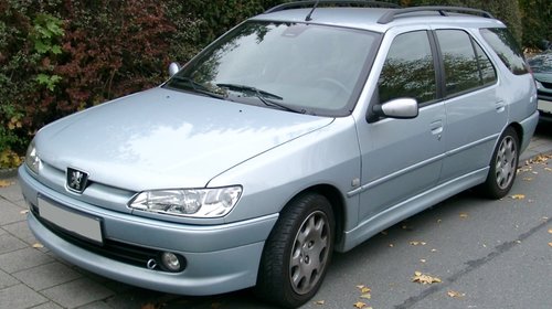 Dezmembrez Peugeot 306 an fabr. 1998, 1.9 Tur