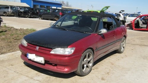Dezmembrez Peugeot 306 din 1994, 1.8b,