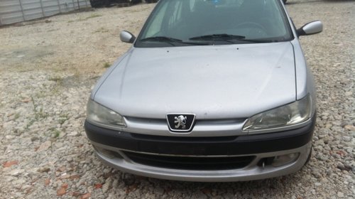 Dezmembrez Peugeot 306 din 2000