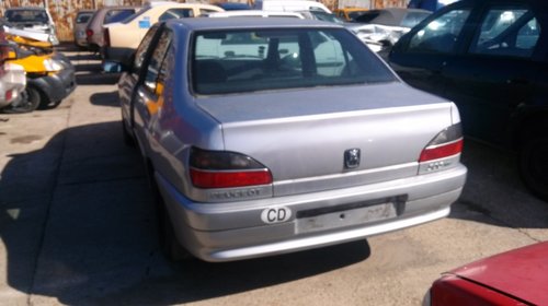 Dezmembrez Peugeot 306 din 2002