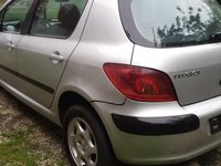 Dezmembrez Peugeot 307 1.4 i , 75 CP, 2003, motor KFW, caroserie