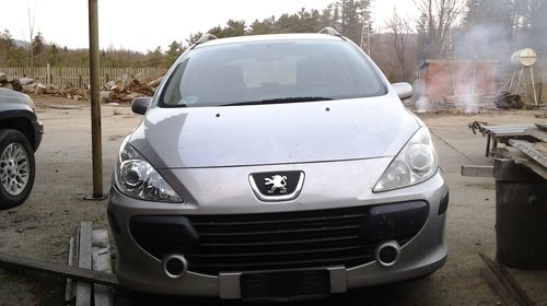 Dezmembrez Peugeot 307 1.6i an 2009