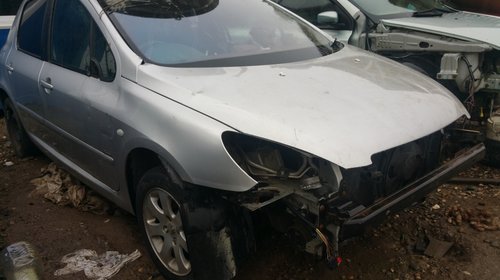 Dezmembrez Peugeot 307 2.0 HDI 2004