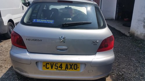 Dezmembrez Peugeot 307 2.0 HDI 66kw 90cp 2004