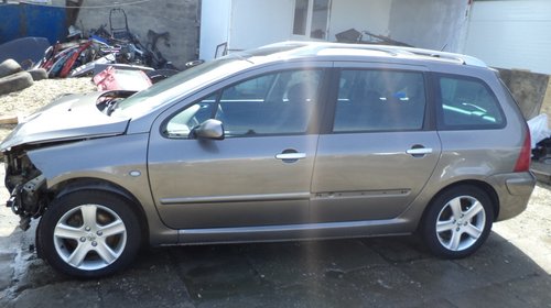 Dezmembrez Peugeot 307 2000 hdi