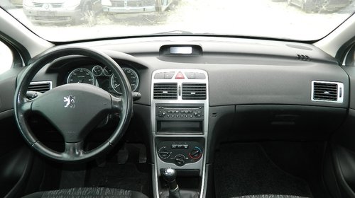 Dezmembrez Peugeot 307 , 2001-2005