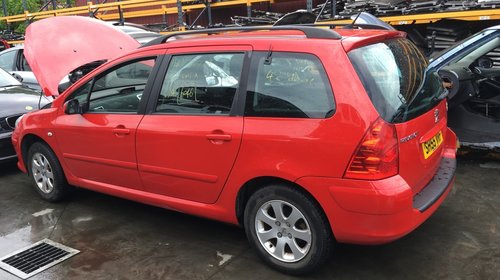 Dezmembrez Peugeot 307 2005 COMBI 1.6 HDI