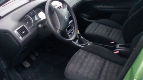 Dezmembrez Peugeot 307 2005 HATCHBACK 1.6