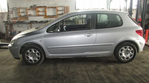 Dezmembrez Peugeot 307 din 2003