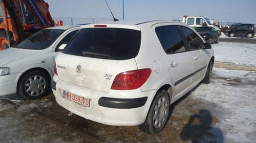 Dezmembrez Peugeot 307 HATCHBACK 5 USI din 2001, 1.4 b,