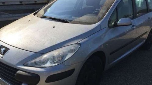 Dezmembrez Peugeot 307