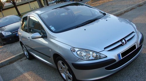 Dezmembrez Peugeot 307