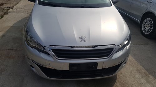 Dezmembrez Peugeot 308 1.6 hdi 116cp 2015