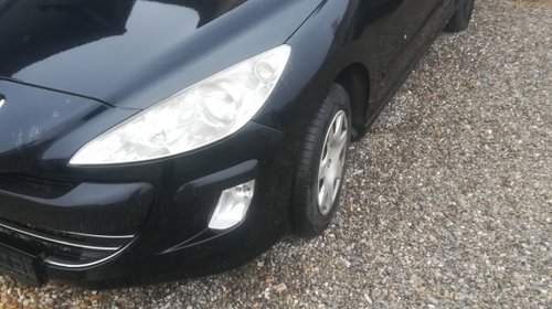 Dezmembrez Peugeot 308 2008 Hatchback 1.6Hdi