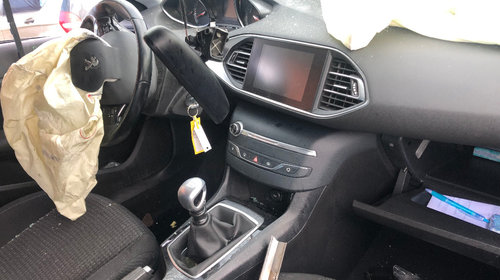 Dezmembrez Peugeot 308 2018 Hatchback 1.6 HDI