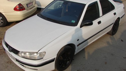 Dezmembrez Peugeot 406 din 2002