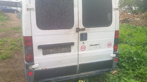 Dezmembrez Peugeot Boxer 2.5 hdi