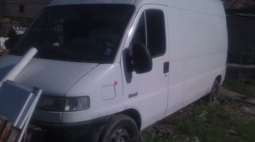 Dezmembrez peugeot boxer 2.5 tdi 2000