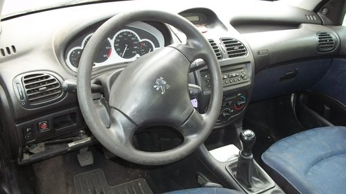 Dezmembrez Peugeout 206 1.4 HDI an 2000