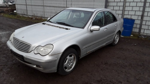 Dezmembrez / Piese Mercedes C200 2.0 Benzina 