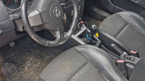 Dezmembrez / Piese Opel Astra H 1.7 diesel volan normal stanga