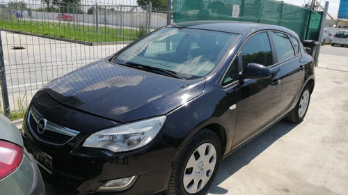 Dezmembrez piese Opel Astra j 1.4i 2012