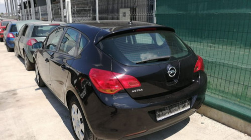 Dezmembrez piese Opel Astra j 1.4i 2012